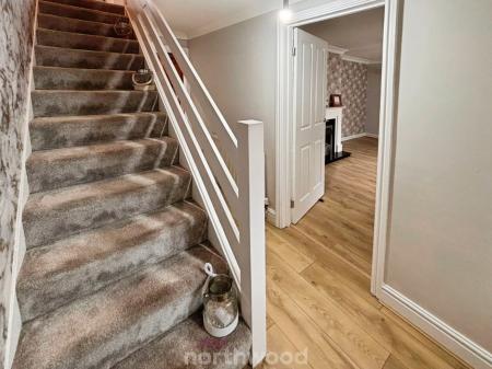 3 bedroom Semi-detached house to let in Staithes Walk, Denaby Main, Doncaster, Doncaster, DN12