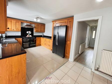 3 bedroom Semi-detached house to let in Staithes Walk, Denaby Main, Doncaster, Doncaster, DN12