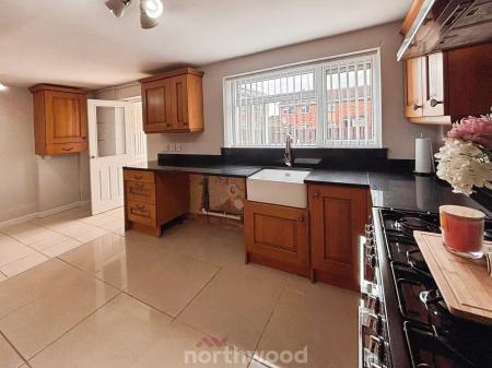 3 bedroom Semi-detached house to let in Staithes Walk, Denaby Main, Doncaster, Doncaster, DN12