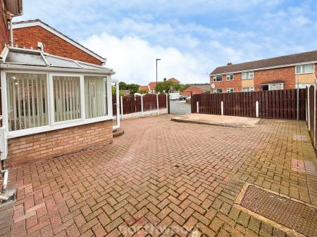3 bedroom Semi-detached house to let in Staithes Walk, Denaby Main, Doncaster, Doncaster, DN12