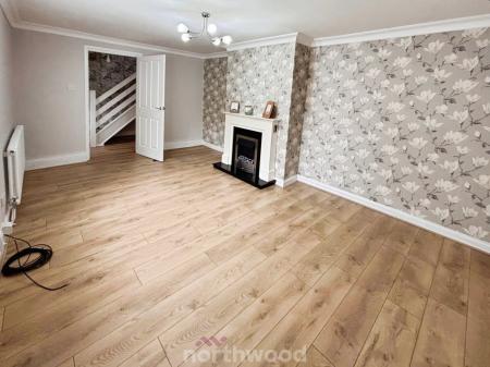3 bedroom Semi-detached house to let in Staithes Walk, Denaby Main, Doncaster, Doncaster, DN12