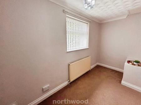 3 bedroom Semi-detached house to let in Staithes Walk, Denaby Main, Doncaster, Doncaster, DN12