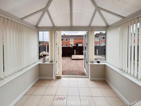 3 bedroom Semi-detached house to let in Staithes Walk, Denaby Main, Doncaster, Doncaster, DN12