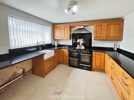 3 bedroom Semi-detached house to let in Staithes Walk, Denaby Main, Doncaster, Doncaster, DN12