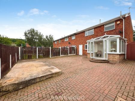 3 bedroom Semi-detached house to let in Staithes Walk, Denaby Main, Doncaster, Doncaster, DN12