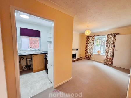 2 bedroom Flat for sale in Stoops Lane, Bessacarr, Doncaster, DN4