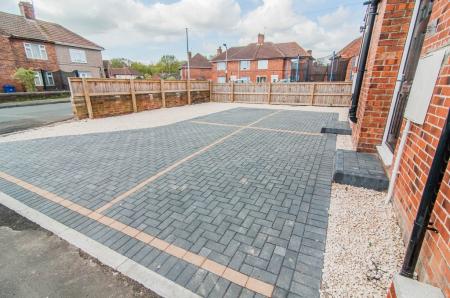 1 bedroom Flat to let in Holmes Carr Crescent, Rossington, Doncaster, DN11