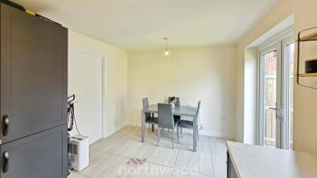 3 bedroom Semi-detached house for sale in Collier Close, Rossington, Doncaster, DN11