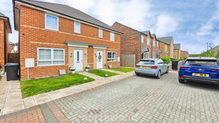 3 bedroom Semi-detached house for sale in Collier Close, Rossington, Doncaster, DN11