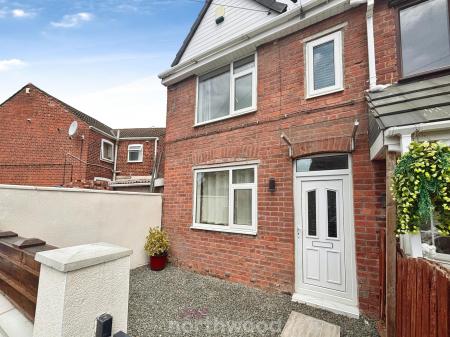 3 bedroom Terraced House to let in Victoria Road, Edlington, Doncaster, DN12