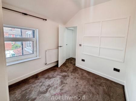 3 bedroom Terraced House to let in Victoria Road, Edlington, Doncaster, DN12