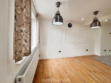 3 bedroom Terraced House to let in Victoria Road, Edlington, Doncaster, DN12