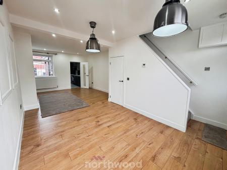 3 bedroom Terraced House to let in Victoria Road, Edlington, Doncaster, DN12