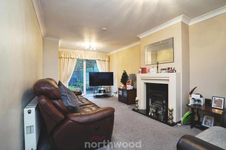 2 bedroom Semi-detached house for sale in Willow Avenue, Cantley, Doncaster, DN4
