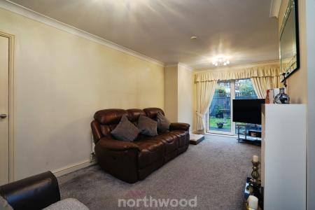 2 bedroom Semi-detached house for sale in Willow Avenue, Cantley, Doncaster, DN4