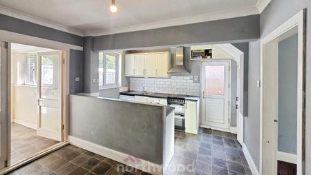 3 bedroom Semi-detached house for sale in Malton Road, Scawsby, Doncaster, DN5