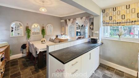 3 bedroom Semi-detached house for sale in Malton Road, Scawsby, Doncaster, DN5