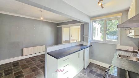 3 bedroom Semi-detached house for sale in Malton Road, Scawsby, Doncaster, DN5
