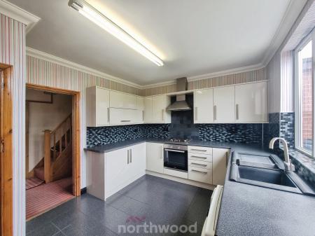 2 bedroom Semi-detached house for sale in Avondale Road, Town Moor, Doncaster, DN2