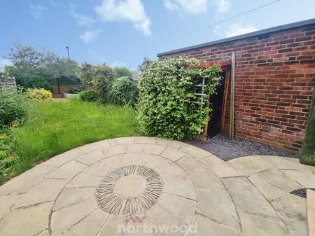 2 bedroom Semi-detached house for sale in Avondale Road, Town Moor, Doncaster, DN2