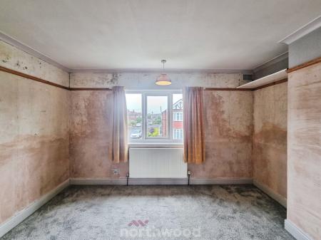 2 bedroom Semi-detached house for sale in Avondale Road, Town Moor, Doncaster, DN2