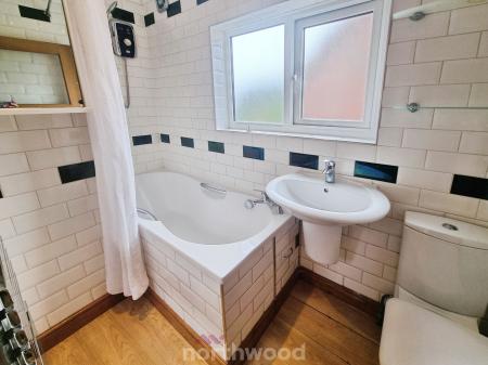 2 bedroom Semi-detached house for sale in Avondale Road, Town Moor, Doncaster, DN2