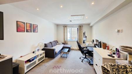 1 bedroom Studio flat to let in Beckett Road, Wheatley, Doncaster, DN2