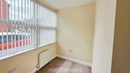 4 bedroom Block of Apartments for sale in Stockbridge Avenue, Bentley, Doncaster, DN5