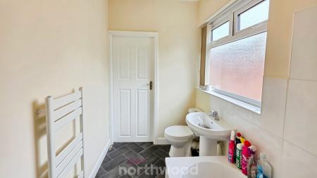 4 bedroom Block of Apartments for sale in Stockbridge Avenue, Bentley, Doncaster, DN5