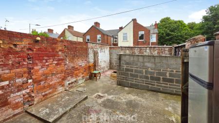4 bedroom Block of Apartments for sale in Stockbridge Avenue, Bentley, Doncaster, DN5