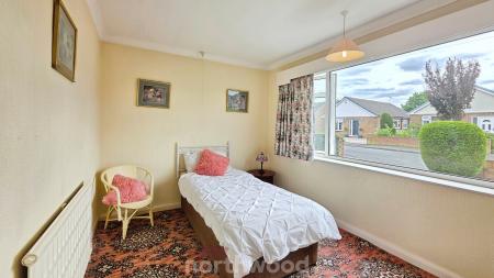 3 bedroom Bungalow for sale in Ivanhoe Close, Sprotbrough, Doncaster, DN5