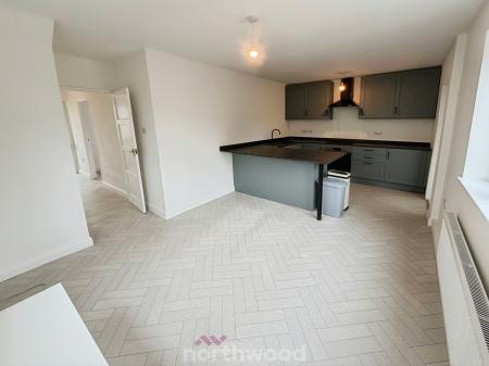 3 bedroom Semi-detached house to let in Chestnut Avenue, Rossington, Doncaster, DN11