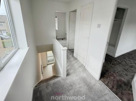 3 bedroom Semi-detached house to let in Chestnut Avenue, Rossington, Doncaster, DN11