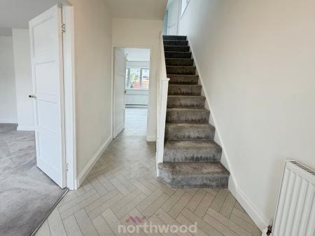 3 bedroom Semi-detached house to let in Chestnut Avenue, Rossington, Doncaster, DN11