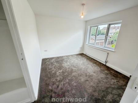 3 bedroom Semi-detached house to let in Chestnut Avenue, Rossington, Doncaster, DN11