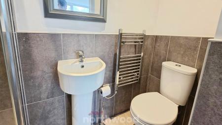 2 bedroom Flat to let in Beckett Road, Wheatley, Doncaster, DN2