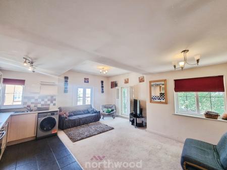 2 bedroom Flat to let in Goodison Walk, Cantley, Doncaster, DN4
