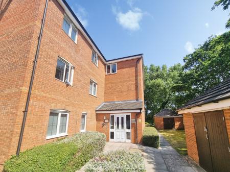 2 bedroom Flat to let in Goodison Walk, Cantley, Doncaster, DN4