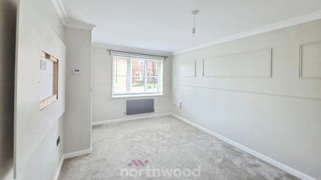 2 bedroom Semi-detached house to let in Cover Drive, Askern, Doncaster, DN6