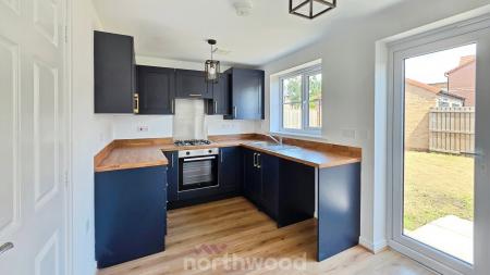 2 bedroom Semi-detached house to let in Cover Drive, Askern, Doncaster, DN6