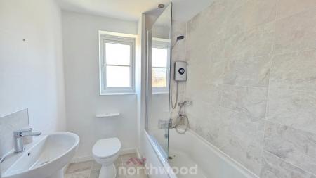 2 bedroom Semi-detached house to let in Cover Drive, Askern, Doncaster, DN6
