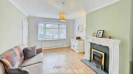 3 bedroom Terraced House for sale in Oxford Street, Rossington, Doncaster, DN11
