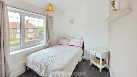 3 bedroom Terraced House for sale in Oxford Street, Rossington, Doncaster, DN11