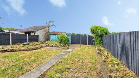 3 bedroom Terraced House for sale in Oxford Street, Rossington, Doncaster, DN11