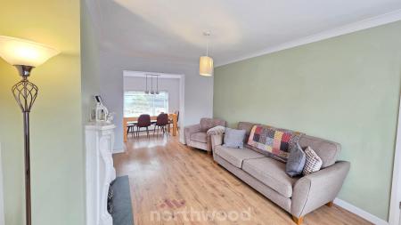 3 bedroom Terraced House for sale in Oxford Street, Rossington, Doncaster, DN11
