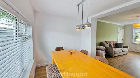 3 bedroom Terraced House for sale in Oxford Street, Rossington, Doncaster, DN11