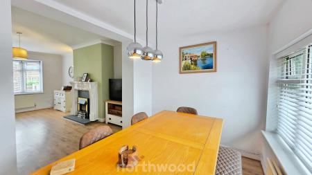 3 bedroom Terraced House for sale in Oxford Street, Rossington, Doncaster, DN11