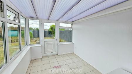 3 bedroom Terraced House for sale in Oxford Street, Rossington, Doncaster, DN11
