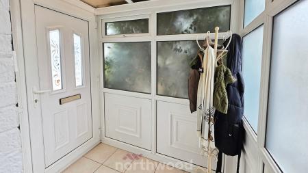 3 bedroom Terraced House for sale in Oxford Street, Rossington, Doncaster, DN11