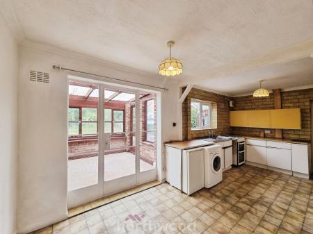 3 bedroom Semi-detached house for sale in Everingham Road, Cantley, Doncaster, DN4